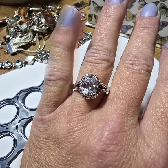 DIAMOND & RUBY RING - Picture 12 of 13